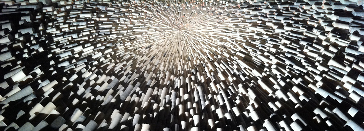 For you, mandala de marbre, 400 cm de diamètre, 2015 In The Land Of Nowhere, installation audio video (6'), 2015 © Matthias Contzen