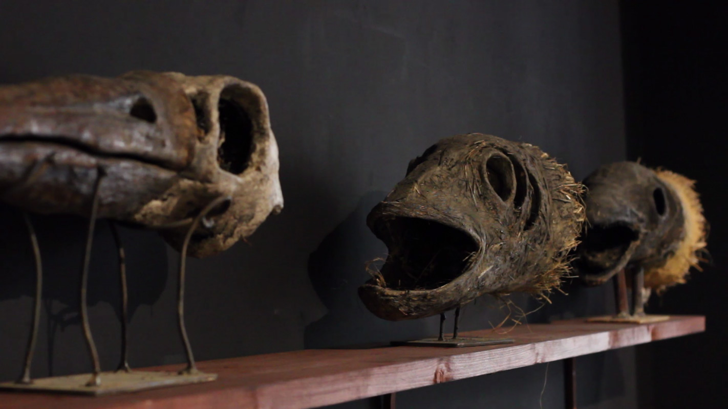 Olivier de Sagazan, SANS TITRE, sculpture, argile, bois et matériaux organiques, 2016 ©Agence La Mercerie