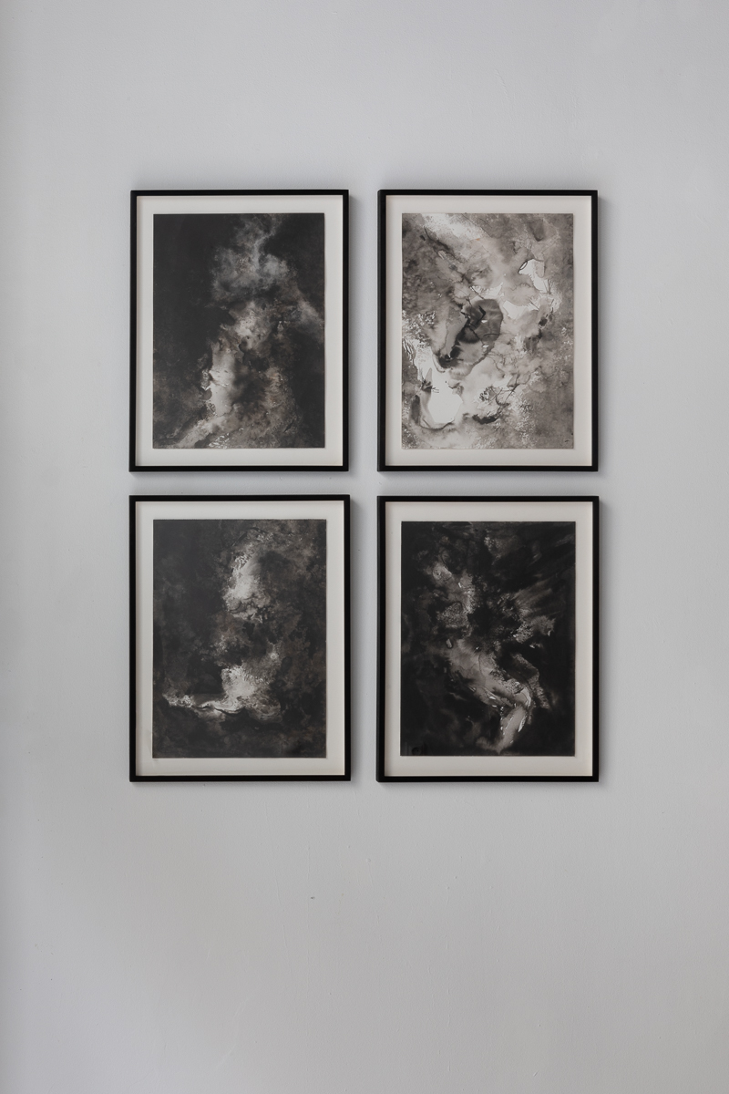 Vue d'exposition, Éclats de nuit, Tana Borissova ©Loo&Lou Gallery