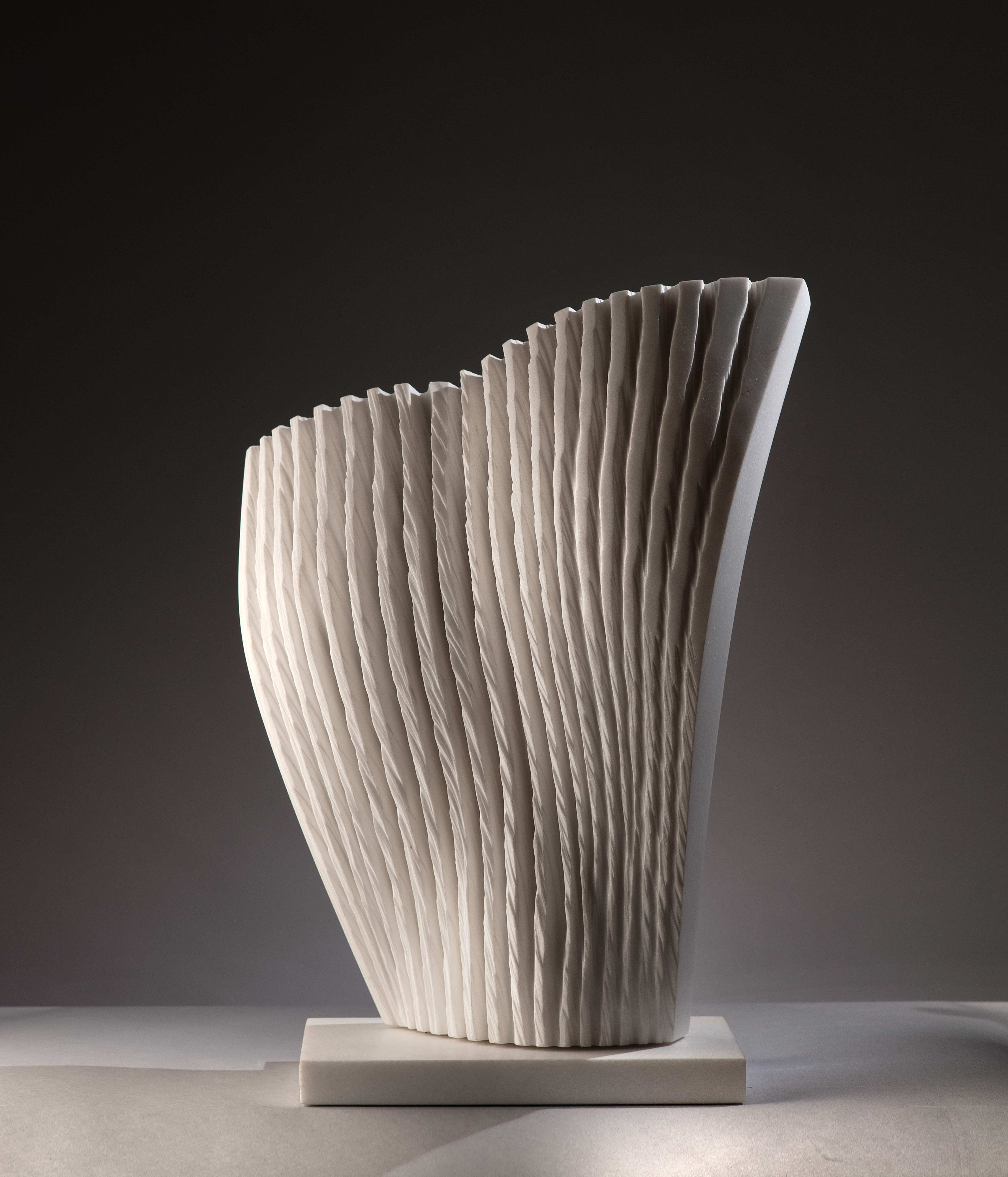 Être en Nature, 2020, Marbre blanc grec, 53 x 41 x 18,5 cm / Image : Alberto Ricci © Benoît Luyckx