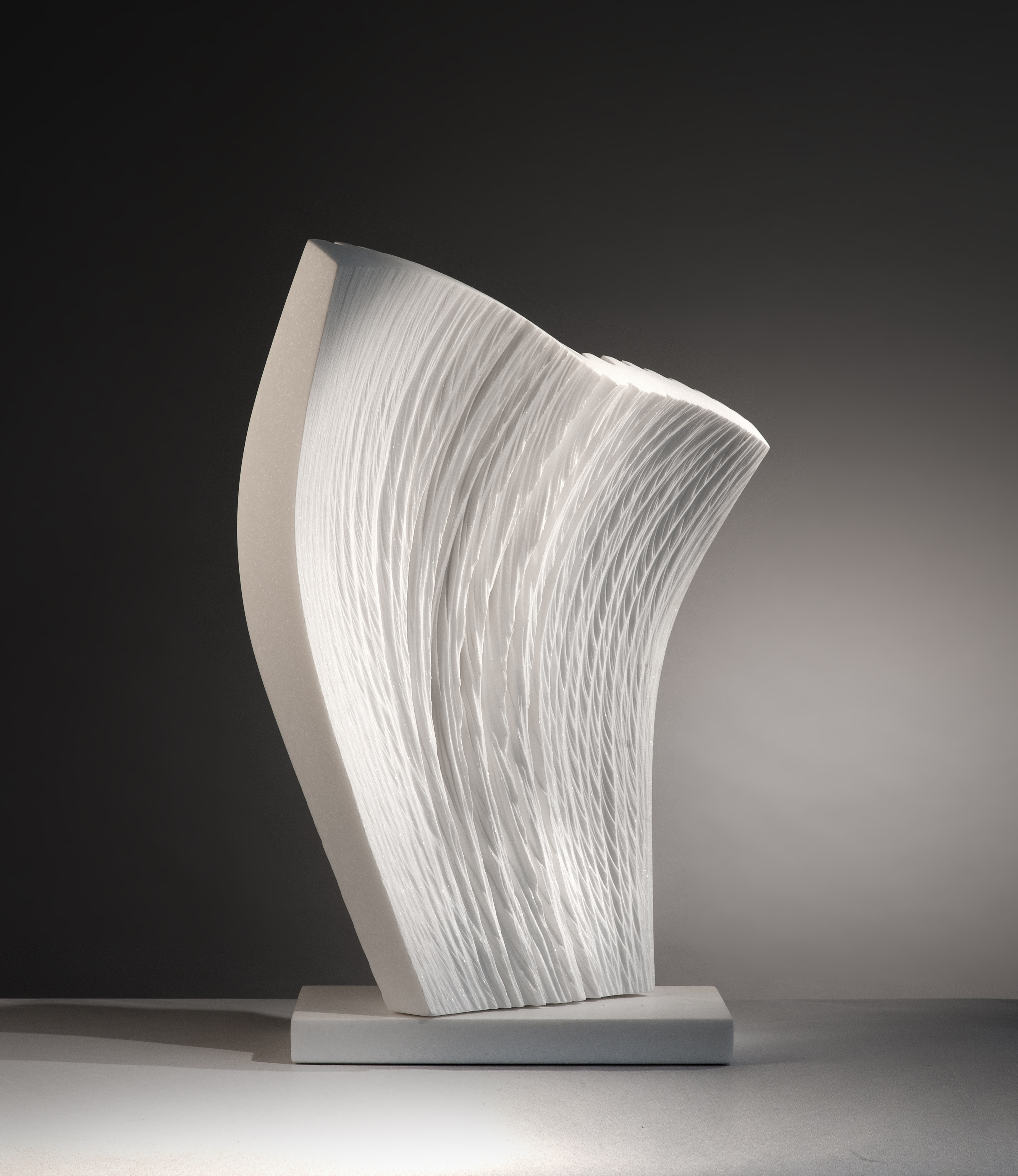 Être en Nature, 2020, Marbre blanc grec, 53 x 41 x 18,5 cm / Image : Alberto Ricci © Benoît Luyckx