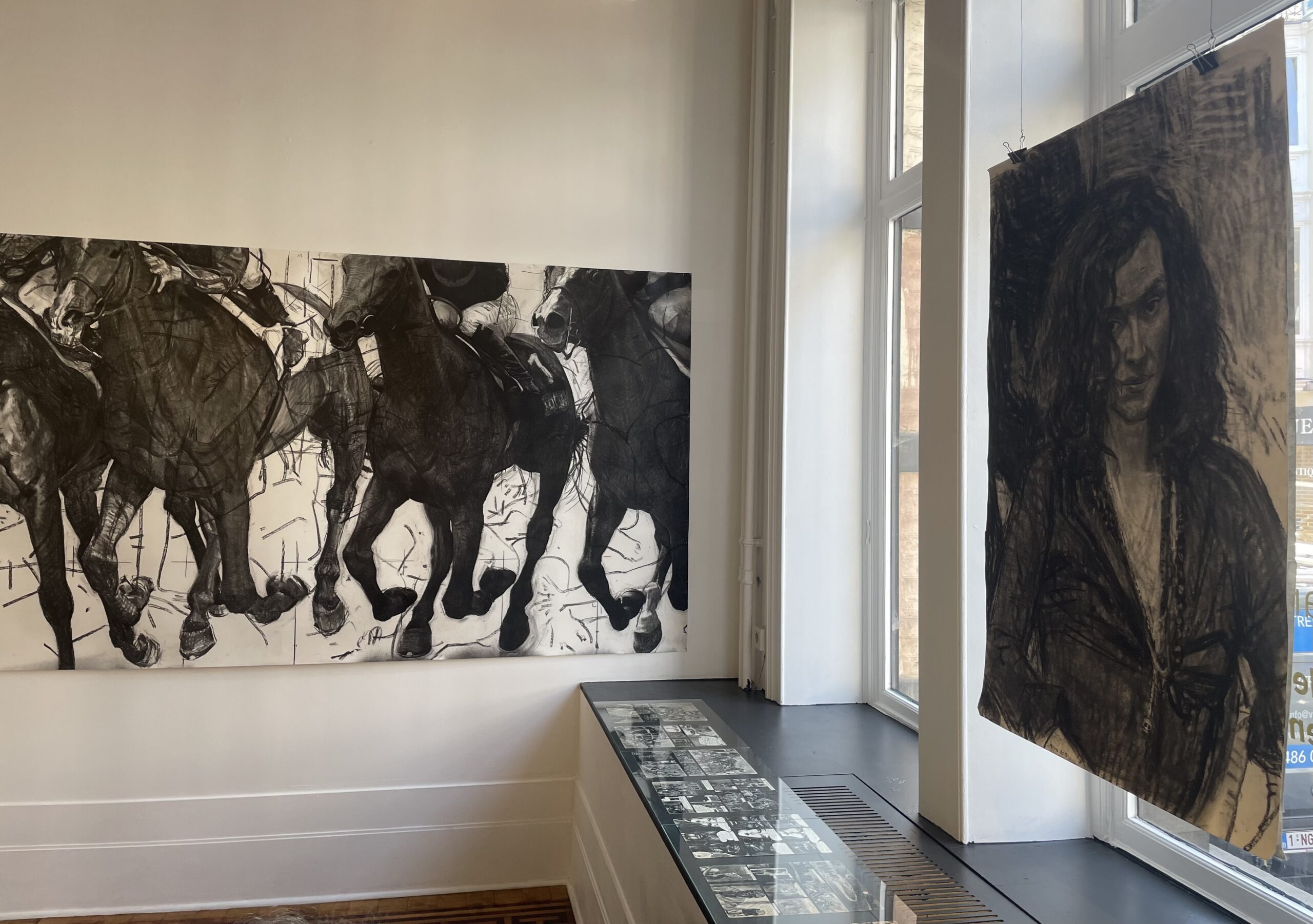 Vue de l'exposition au Cabinet de curiosités contemporain Jonathan F. Kugel, 2024