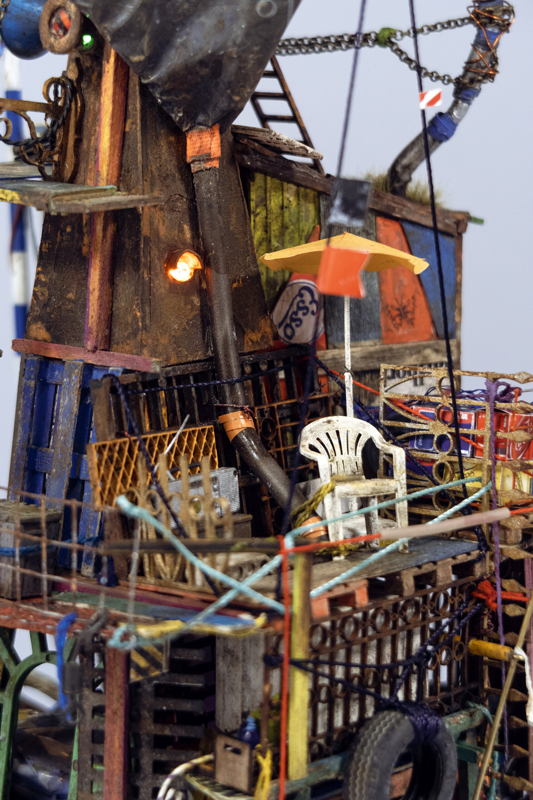 La Bouée (détail), 2022, Technique mixte, 47 x 19 x 19 cm | © Simon Laveuve