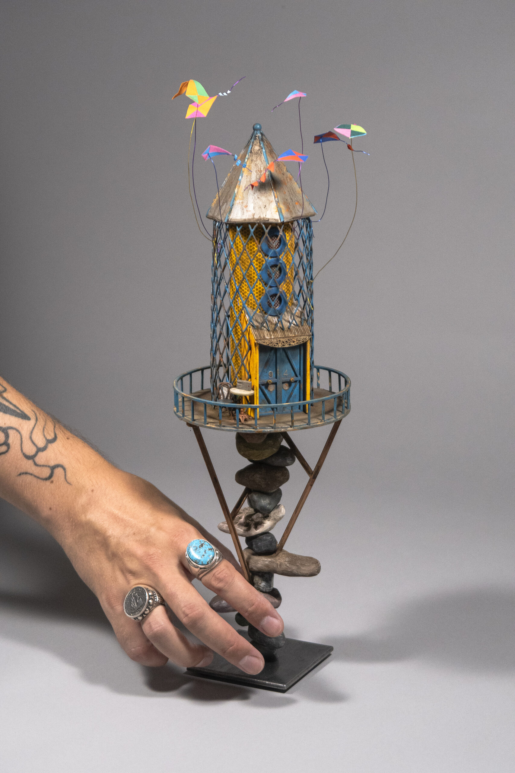 La Volière, Technique mixte, 43 x 13 x 13 cm | © Simon Laveuve