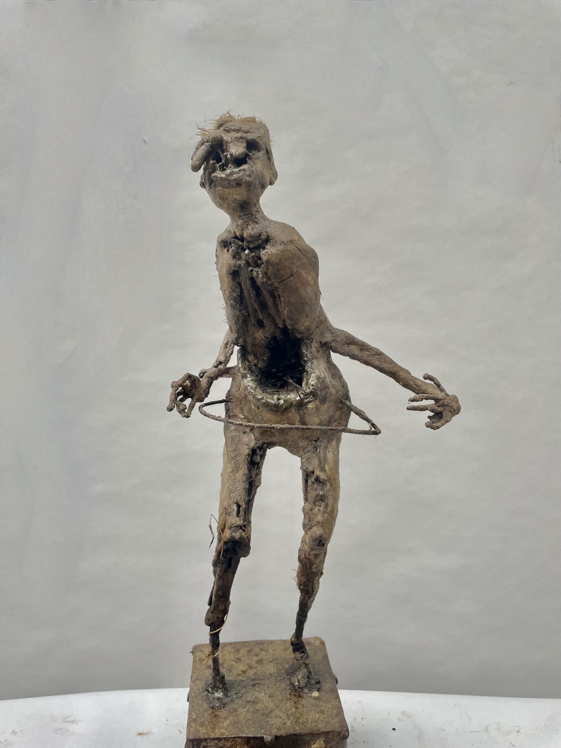 Metal and mortar, 40x15cm, 2018 © Olivier de Sagazan